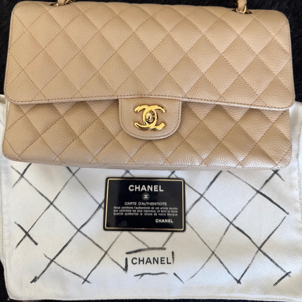Chanel Classic beige double flap GHW